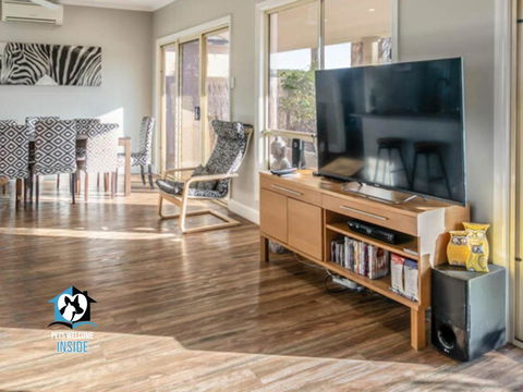 Renovated Beautiful Holiday Home With A Private Beach & Stunning Views! - Sunshine Coast Tourism 2