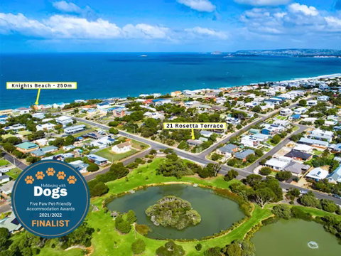 Retro Groovy Pad Pt Elliot - Sunshine Coast Tourism 0