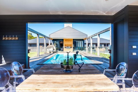 Red Hill Ridgeview Luxury Retreat - Holiday Sunshine Coast 2