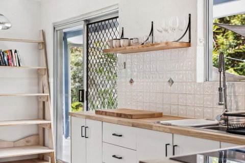 Red Rock Rest - Holiday Sunshine Coast 0