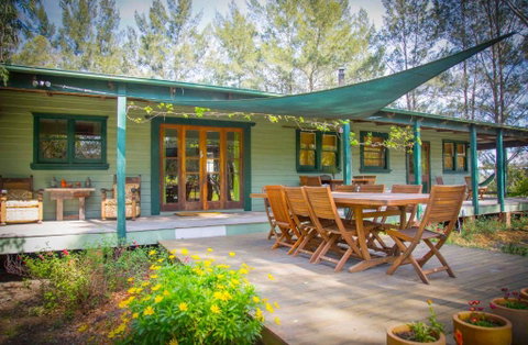 Red Tractor Retreat - Sunshine Coast Tourism 0
