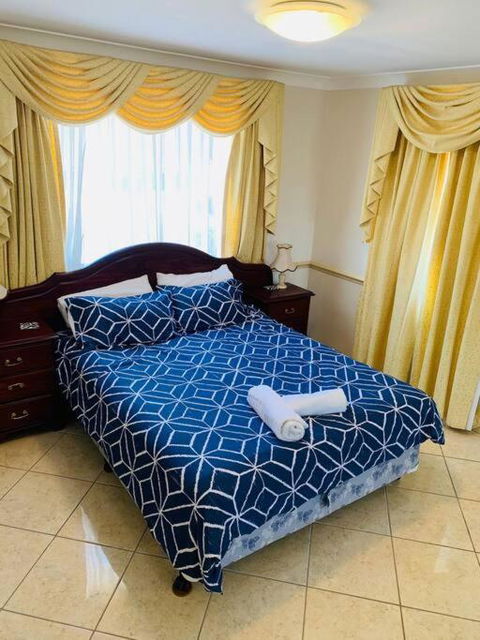 Redcliffe Villa - Sunshine Coast Tourism 1
