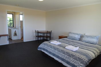 Redgate Country Cottages with Sunshine Coast Tourism