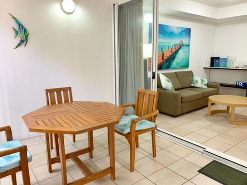 REEF RETREAT APARTMENTS PALM COVE Unit 11 - Sunshine Coast Tourism 3