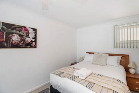 Reel Close! Walk To Everything. Sleeps 6 - Sunshine Coast Tourism 3