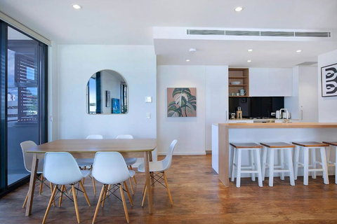 Regatta Hideaway - A Breezy Balcony Residence - Sunshine Coast Tourism 2