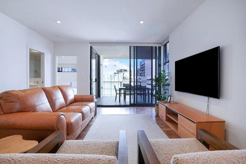 Regatta Hideaway - A Breezy Balcony Residence - Sunshine Coast Tourism 0