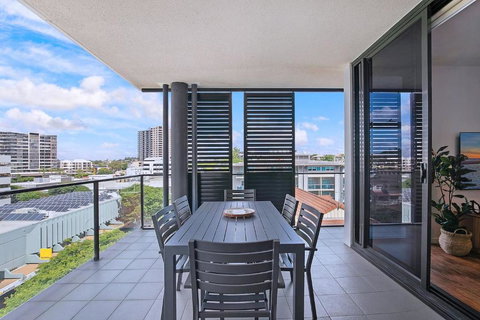 Regatta Hideaway - A Breezy Balcony Residence - Sunshine Coast Tourism 1