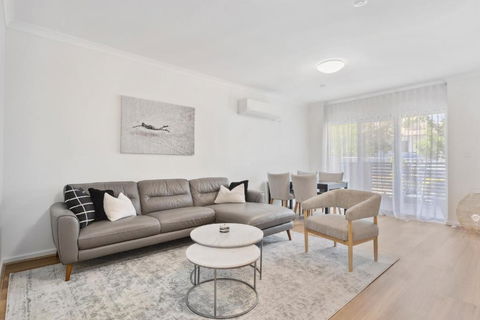 REGL20/11 - Regal In East Perth - Sunshine Coast Tourism 0