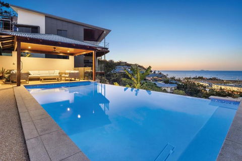 Relax & Daydream At 2 Elementa - Sunshine Coast Tourism 0