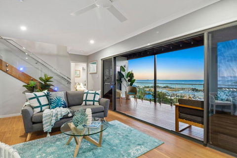 Relax & Daydream At 2 Elementa - Sunshine Coast Tourism 1