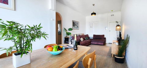 Relaxed Coastal Living With Fantastic Sea Views - Holiday Sunshine Coast 2