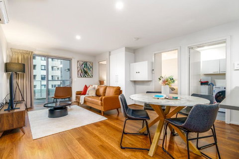 Relaxing 2BR Stay Near South Point Tuggeranong - Holiday Sunshine Coast 0