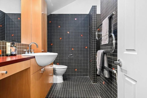 Renovated Brilliance In Bayside Albert Park - Holiday Sunshine Coast 3