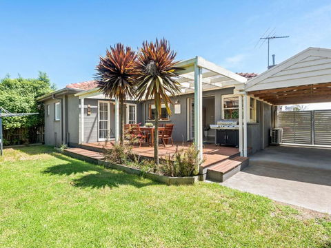 Resarf Retreat - Sunshine Coast Tourism 0