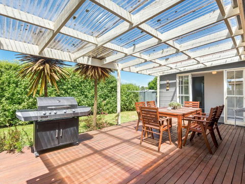 Resarf Retreat - Sunshine Coast Tourism 1