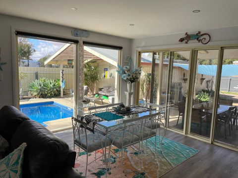 Resort On Morgan With Beautiful Private Pool, Pet Friendly - Sunshine Coast Tourism 2