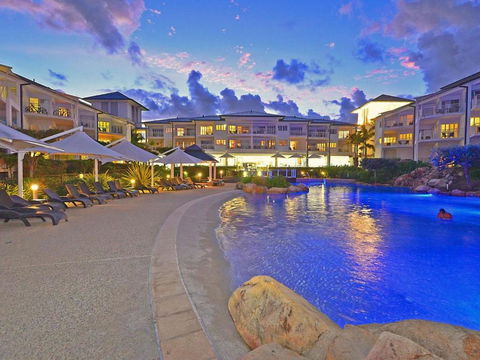 RESORT ON THE BEACH 2214/2215 - Sunshine Coast Tourism 0
