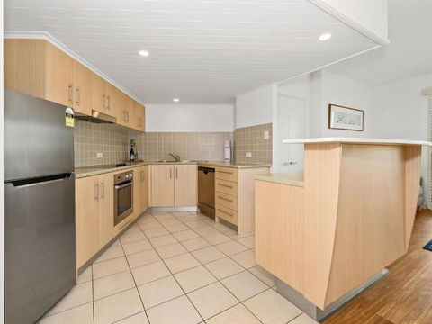 RESORT ON THE BEACH 2214/2215 - Sunshine Coast Tourism 3