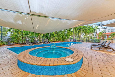 Resort Style King Pad With Sparkling Sea Views - Holiday Sunshine Coast 1