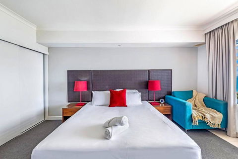 Resort Style Living In An Oceanview King Suite - Holiday Sunshine Coast 2
