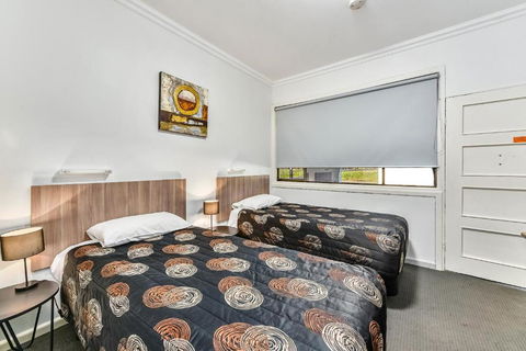 Rest Motels - Sunshine Coast Tourism 0