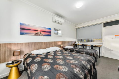 Rest Motels - Sunshine Coast Tourism 1