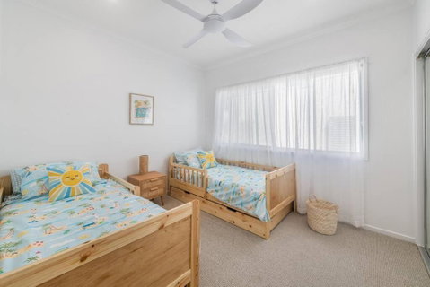 Retreat In The Heart Of Alex - 3BR Sleeps 11, Pool - Sunshine Coast Tourism 3
