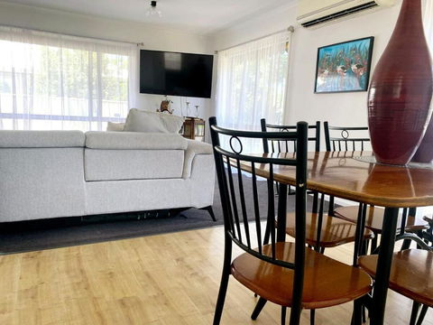 Retreat On Roe - Holiday Sunshine Coast 3