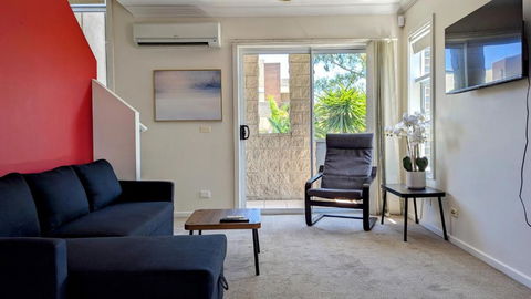 Retreat Townhouse Pentridge Village - Sunshine Coast Tourism 0