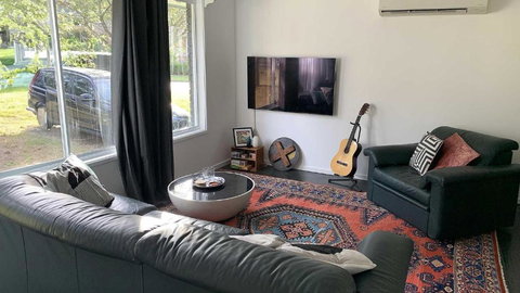 Retro Beach House - Macmasters Beach - Holiday Sunshine Coast 1