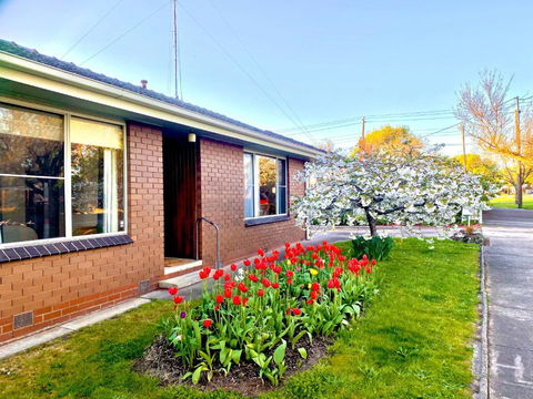 Retro Riverside Redan, Ballarat - Sunshine Coast Tourism 0