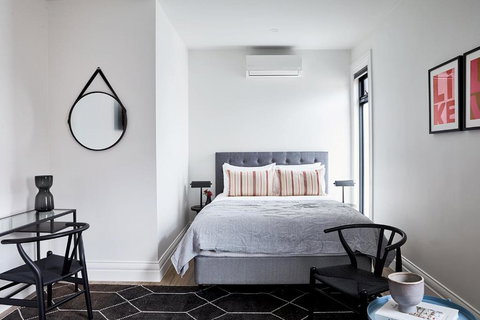 Richmond Studios By Short & Long Stays - Sunshine Coast Tourism 3