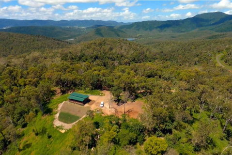 Ridge Cabin - Stunning Views - 5km From Neighbours - Sunshine Coast Tourism 3