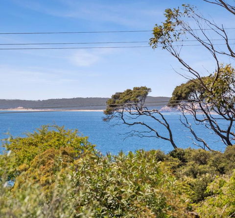 RIPVIEW In Old Lonnie - Holiday Sunshine Coast 1