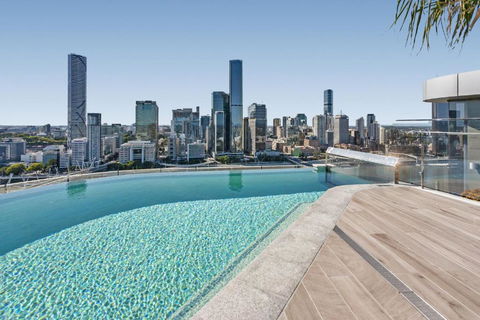 River-View Unit With Rooftop Pool Near Museums - Holiday Sunshine Coast 0