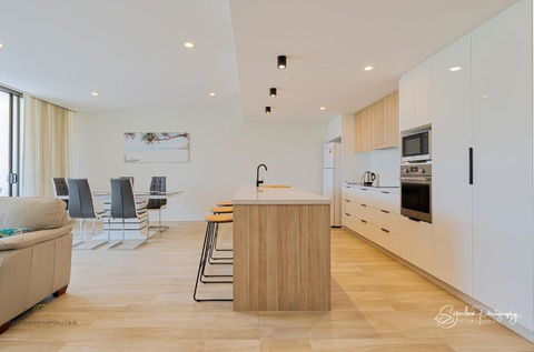 RIVERFRONT BREEZE @ The Cosmopolitan Unit10307 - Holiday Sunshine Coast 0