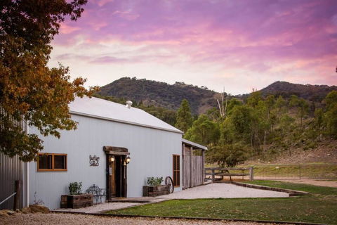 Riverlea Stables- Style And Charm Await You! - Holiday Sunshine Coast 0