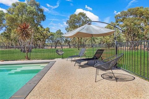 Riverlyne - Riverfront Holiday Home - Sunshine Coast Tourism 1