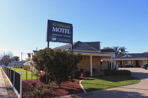 RiverPark Motel - Sunshine Coast Tourism 0