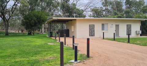 Riversands Rest Accommodation Paringa - River Box Cottage - Holiday Sunshine Coast 2