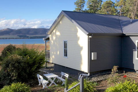 Riversdale Estate Cottages - Sunshine Coast Tourism 3