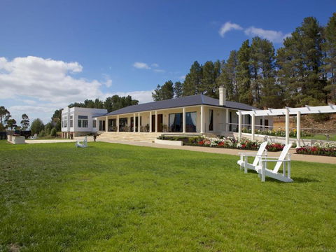 Riversdale Estate Cottages - Sunshine Coast Tourism 0