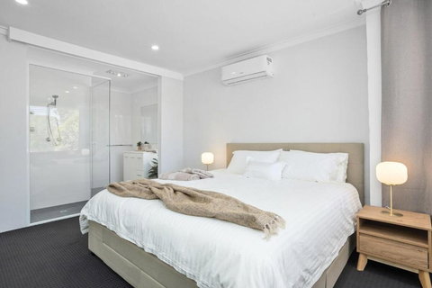 Riverside Bliss - Luxe Retreat In South Yunderup - Pet Friendly - Holiday Sunshine Coast 1