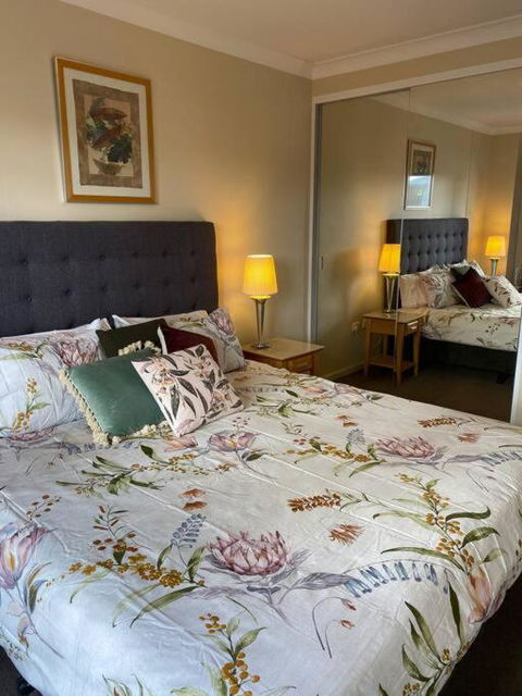 RIVERSIDE CITY VIEW PARKING NETFLIX WIFI WINE FREE - Holiday Sunshine Coast 1