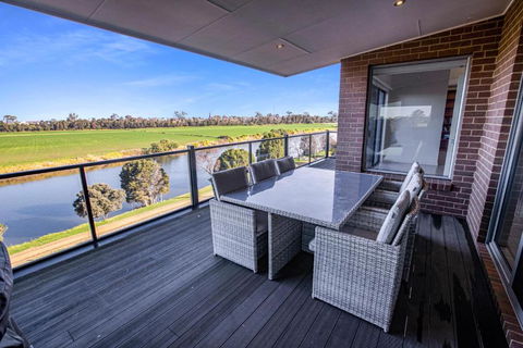 Riverside Haven - Sunshine Coast Tourism 0