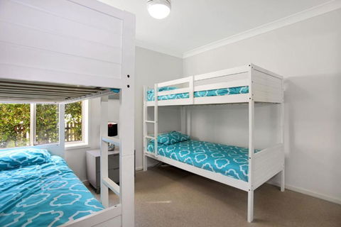 Riverside Views Hawks Nest - Sunshine Coast Tourism 3