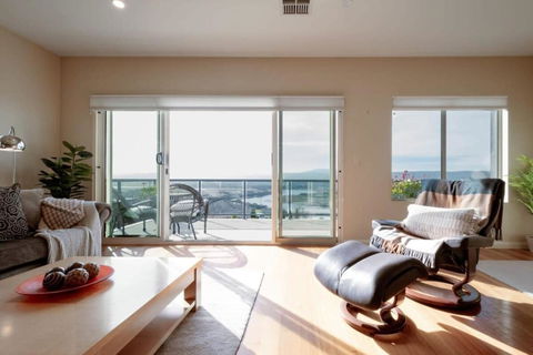 Riverview Escape - Sunshine Coast Tourism 0
