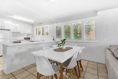 Riverview Two Apartments - Holiday Sunshine Coast 2
