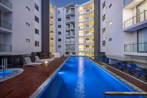 RIVERVIEWS@THECOSMOPOLITAN UNIT20805 - Holiday Sunshine Coast 1